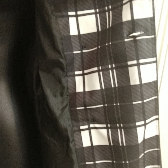 Coat - Picture 3 of 4